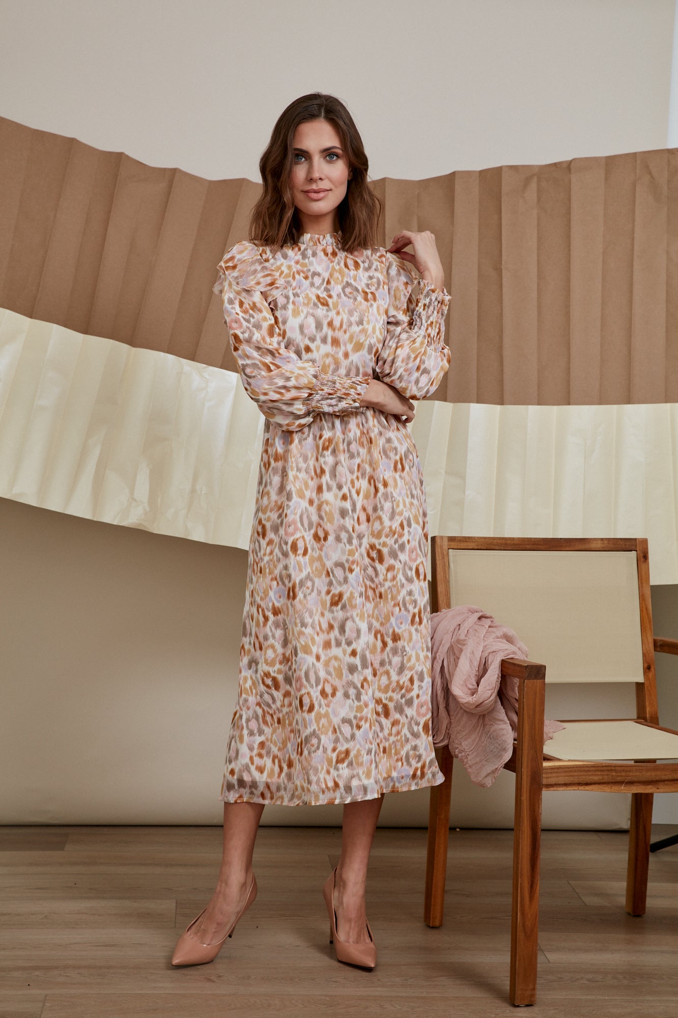 Ladies Hinder Dress