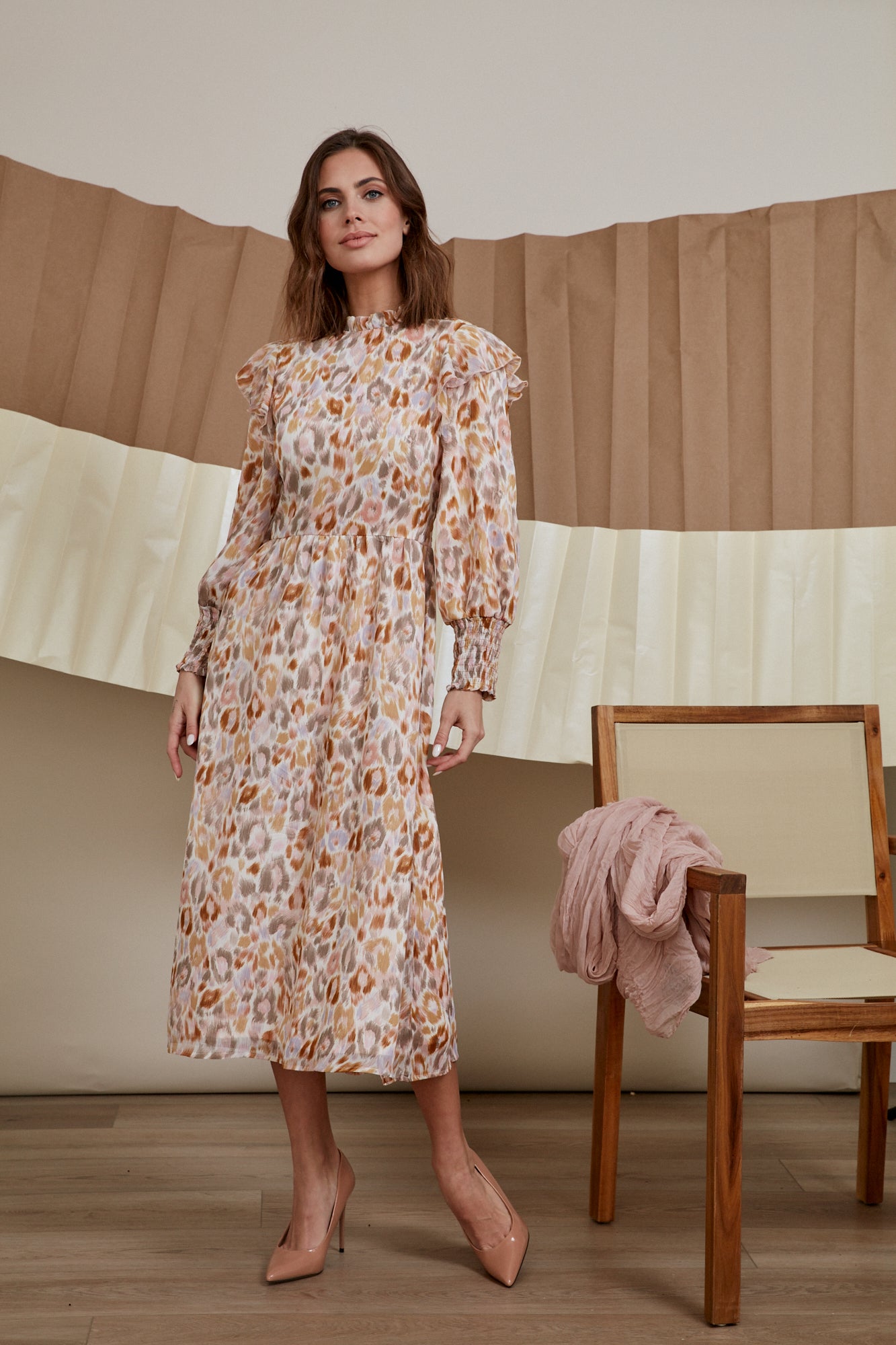 Ladies Hinder Dress