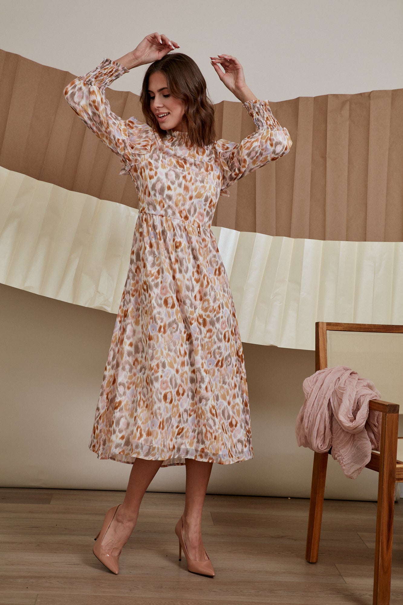 Ladies Hinder Dress