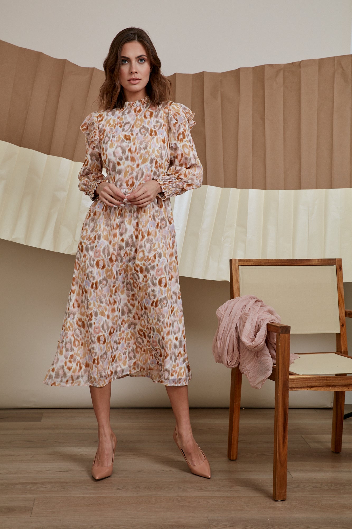 Ladies Hinder Dress