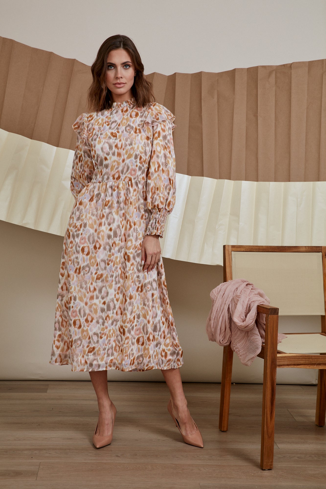 Ladies Hinder Dress